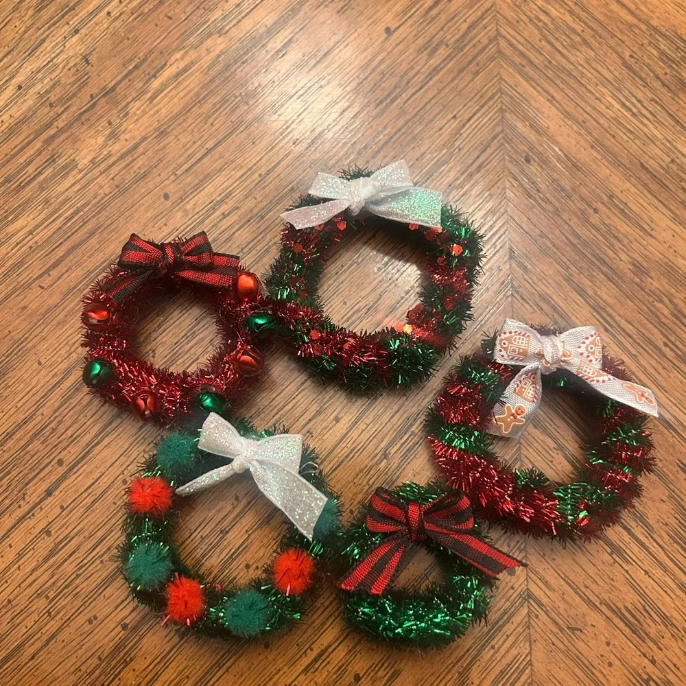 Festive Mini Christmas Wreath Magnet Set